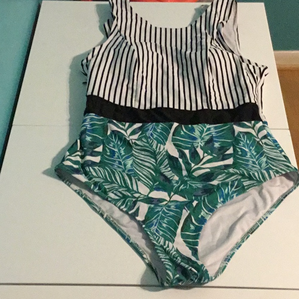 Medium Cupshe floral & stripe one piece